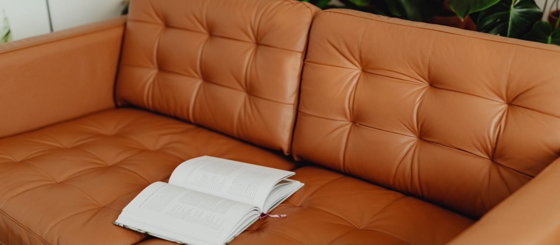 The Style and Structure of Tufted Leather Furniture